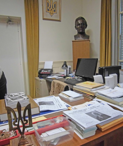 Image - The office of the Petliura Ukrainian Library in Paris.